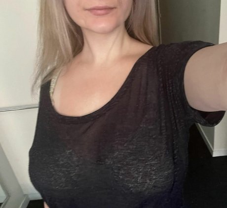 Nagie wyciekłe zdjęcie OnlyFans od Lovelyseductions