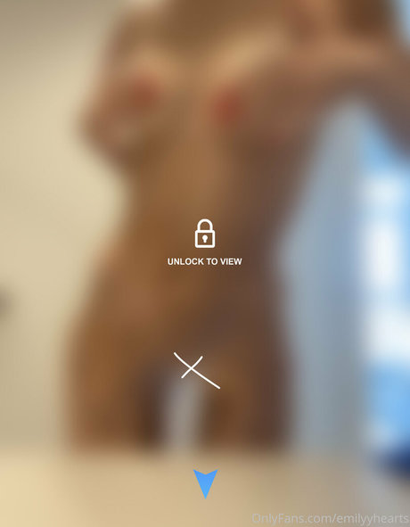 Nagie wyciekłe zdjęcie OnlyFans od Emilyyhearts