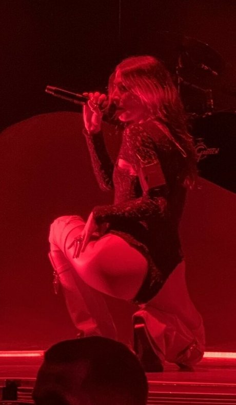 Nagie wyciekłe zdjęcie OnlyFans od Caroline Polachek