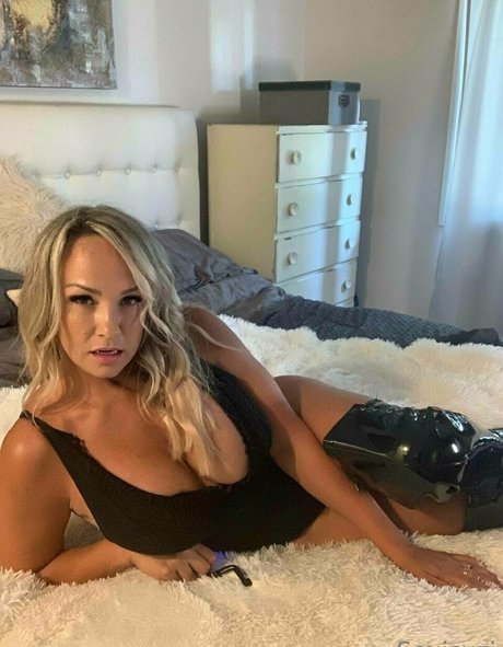 Nagie wyciekłe zdjęcie OnlyFans od Sexisuzi