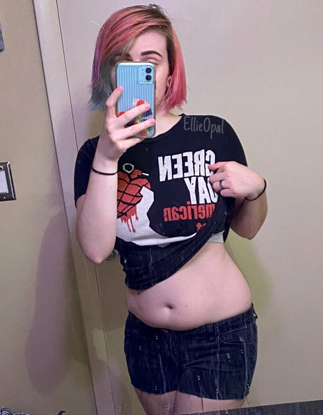 Nagie wyciekłe zdjęcie OnlyFans od Ellieopalfree