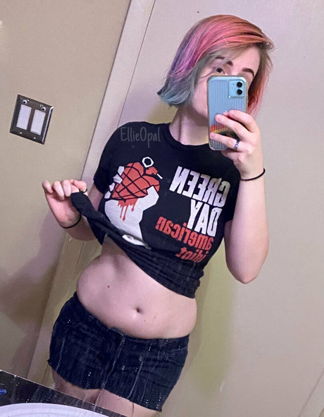 Nagie wyciekłe zdjęcie OnlyFans od Ellieopalfree