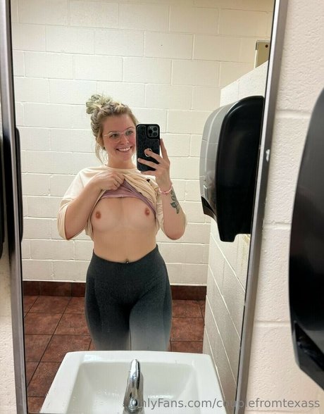 Nagie wyciekłe zdjęcie OnlyFans od Couplefromtexass