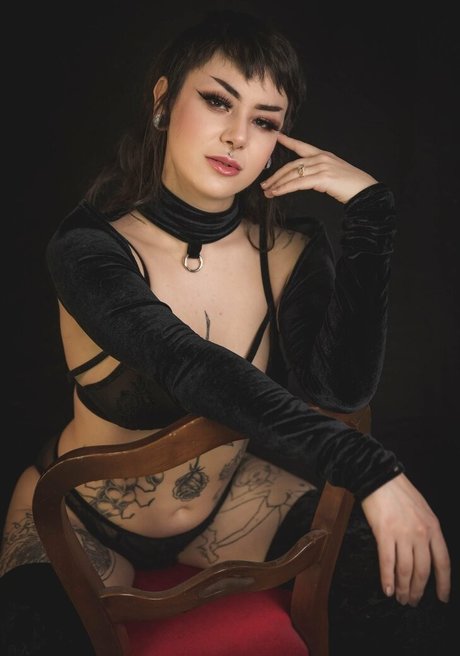 Nagie wyciekłe zdjęcie OnlyFans od Synthiavalentine