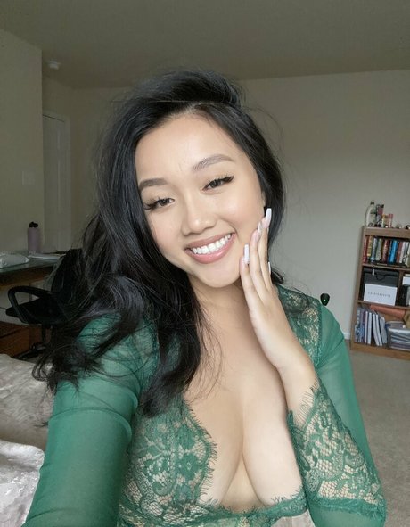 Nagie wyciekłe zdjęcie OnlyFans od Adorenhi