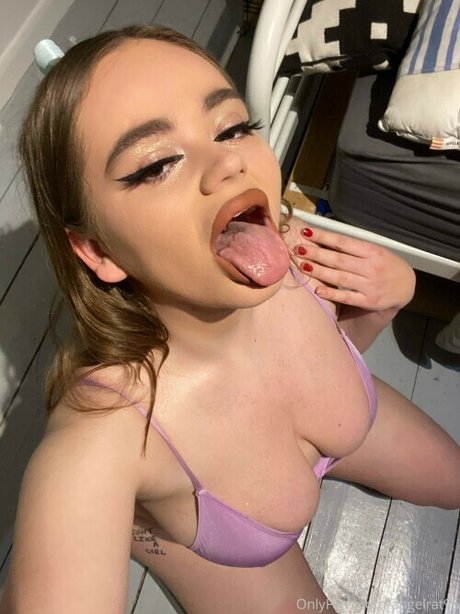 Nagie wyciekłe zdjęcie OnlyFans od Angelrat96