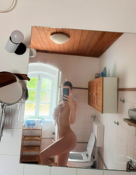 Nagie wyciekłe zdjęcie OnlyFans od Lovelylaure