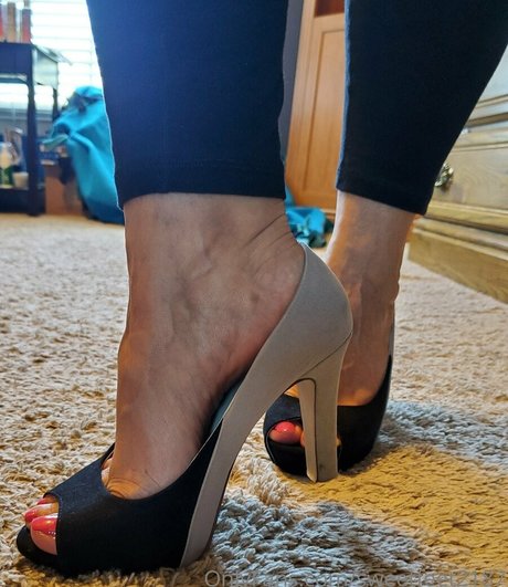 Nagie wyciekłe zdjęcie OnlyFans od Sweetfeet2187