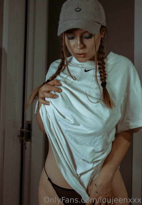 Nagie wyciekłe zdjęcie OnlyFans od Loujeenxxx