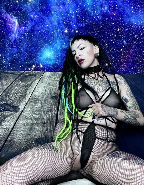 Nagie wyciekłe zdjęcie OnlyFans od Elfspitfree