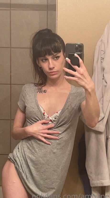Nagie wyciekłe zdjęcie OnlyFans od Bel0vedbambi