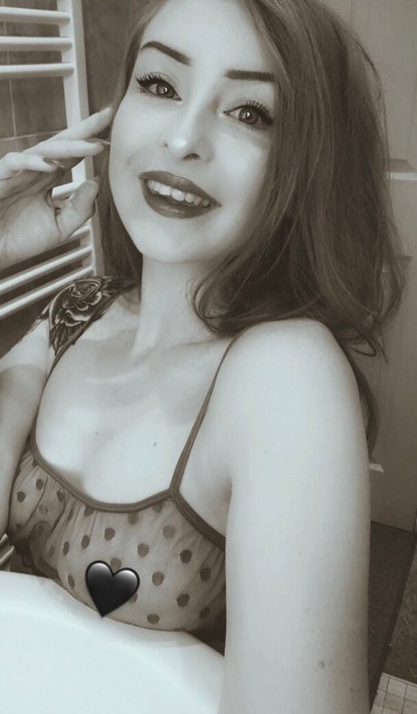 Nagie wyciekłe zdjęcie OnlyFans od Littleredx