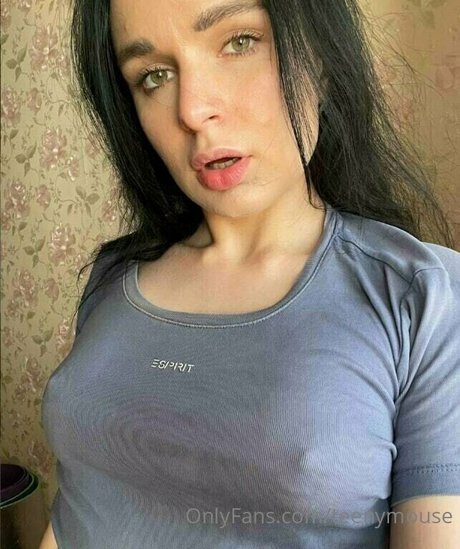 Nagie wyciekłe zdjęcie OnlyFans od Teenymouse