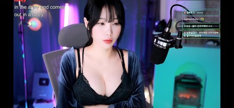 Nagie wyciekłe zdjęcie OnlyFans od Woohankyung