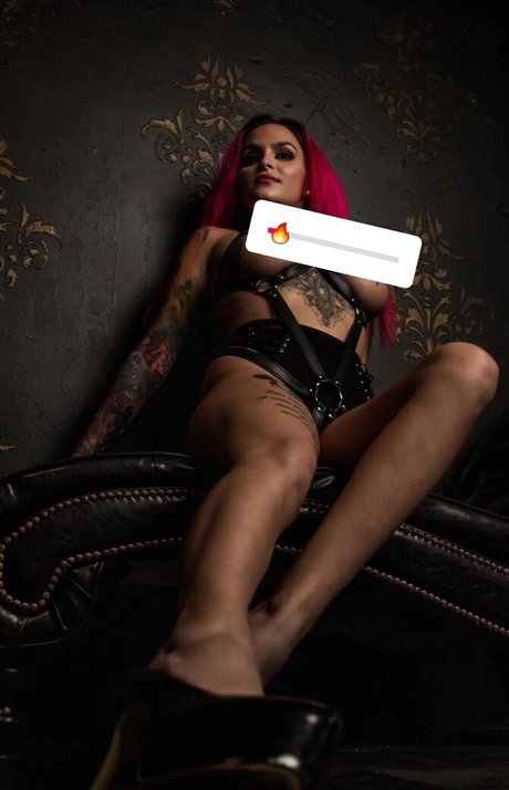 Nagie wyciekłe zdjęcie OnlyFans od Dzsenifer Vajai