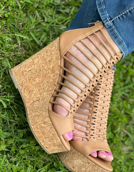 Nagie wyciekłe zdjęcie OnlyFans od Wifeyassandfeet