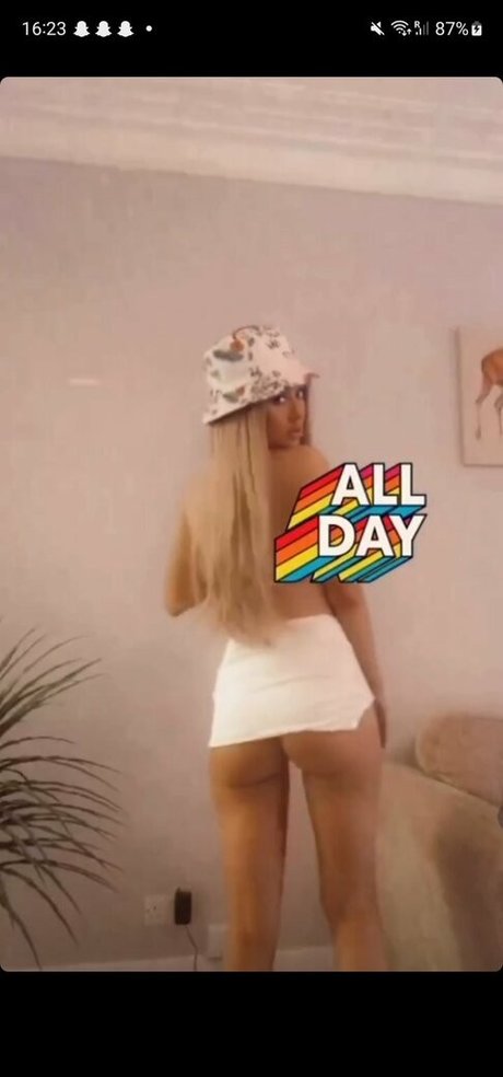 Nagie wyciekłe zdjęcie OnlyFans od Momain