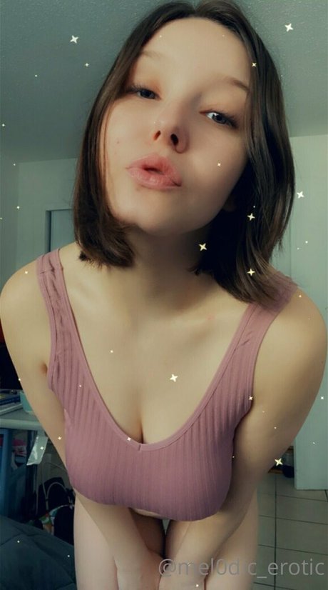 Nagie wyciekłe zdjęcie OnlyFans od Mel0dicerotic
