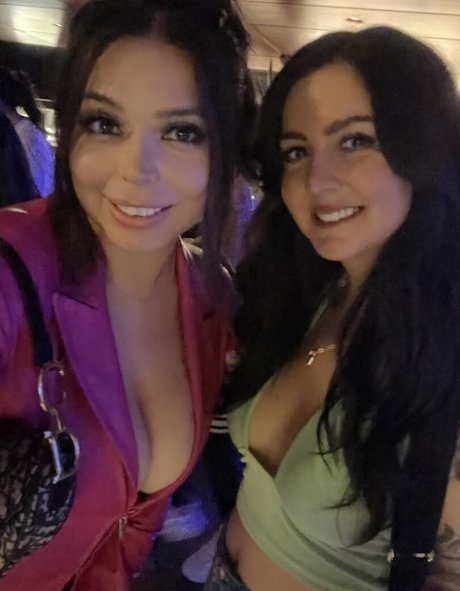 Nagie wyciekłe zdjęcie OnlyFans od Adept