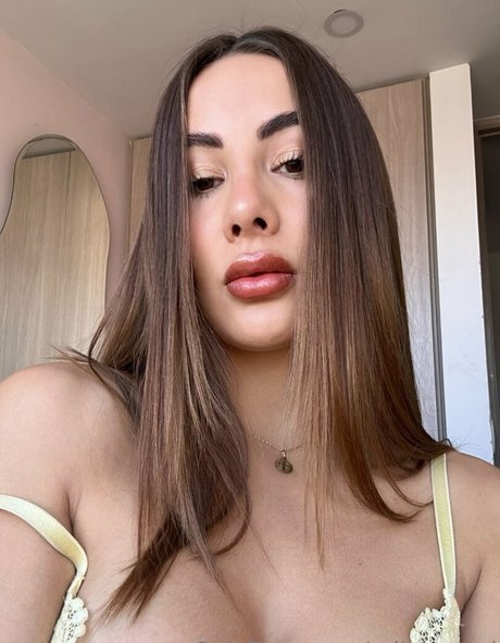 Nagie wyciekłe zdjęcie OnlyFans od Mila Bernal