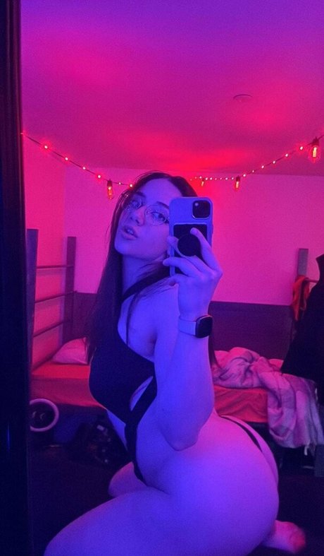 Nagie wyciekłe zdjęcie OnlyFans od Sophiemoo69