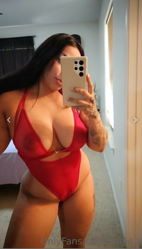 Nagie wyciekłe zdjęcie OnlyFans od Angie B