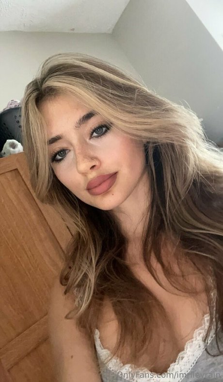 Nagie wyciekłe zdjęcie OnlyFans od Imrileyrain