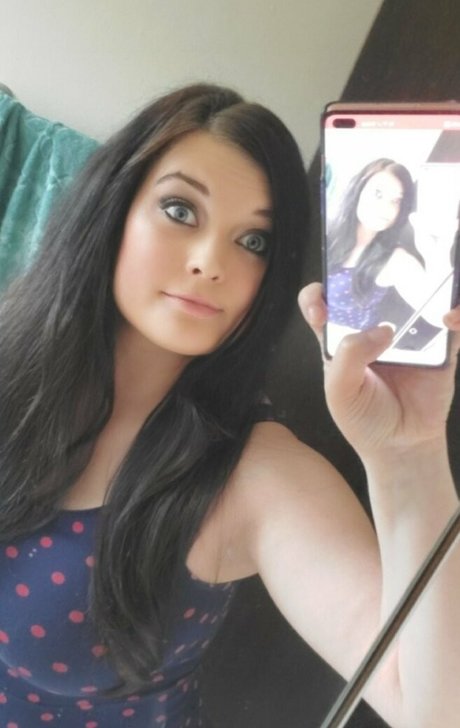 Nagie wyciekłe zdjęcie OnlyFans od Lauraleighxoxo