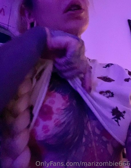 Nagie wyciekłe zdjęcie OnlyFans od Marizombie666