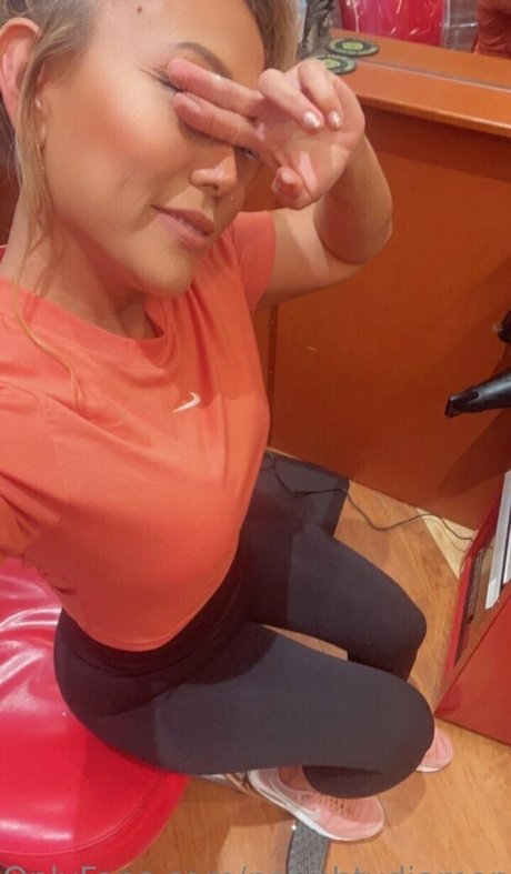 Naughtydiamond11