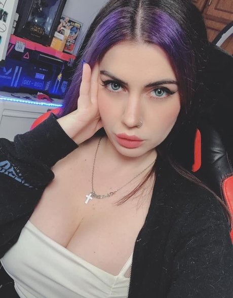 Nagie wyciekłe zdjęcie OnlyFans od Magui Sunshine