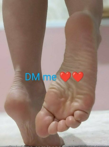 Annafeetcrushvore