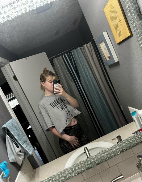 Nagie wyciekłe zdjęcie OnlyFans od Midnightsky80085