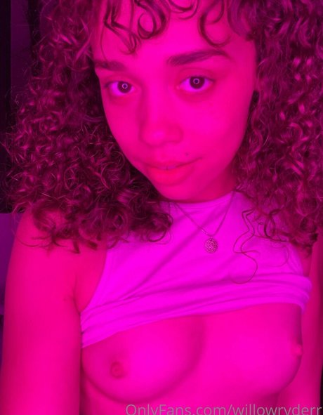 Nagie wyciekłe zdjęcie OnlyFans od Willow Ryder