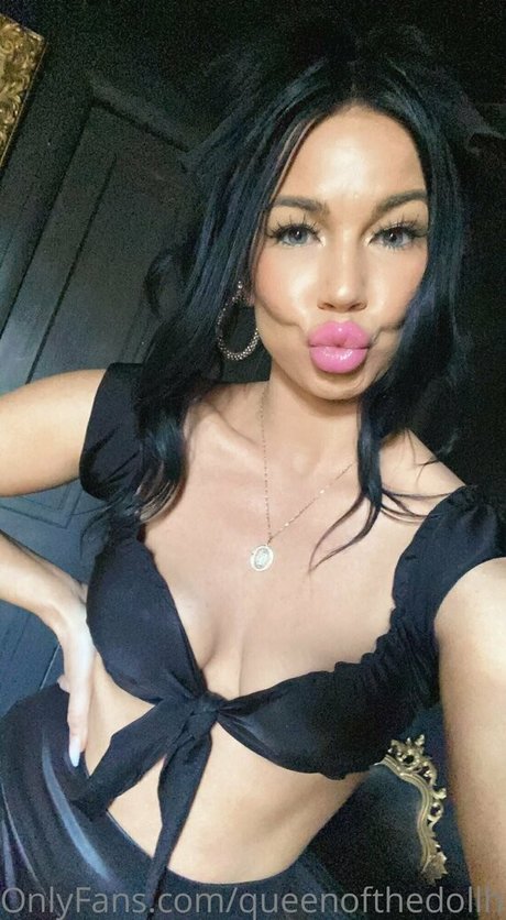 Nagie wyciekłe zdjęcie OnlyFans od Queenofthedollhouse