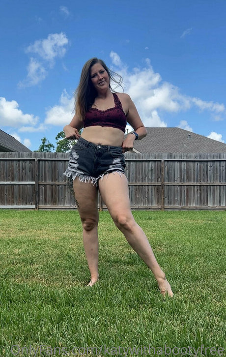 Nagie wyciekłe zdjęcie OnlyFans od Katywithabootyfree
