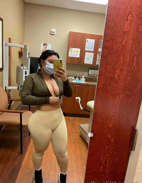 Nagie wyciekłe zdjęcie OnlyFans od Freelilthiccckk
