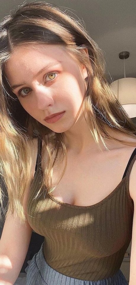 Nagie wyciekłe zdjęcie OnlyFans od Laura Petrinec