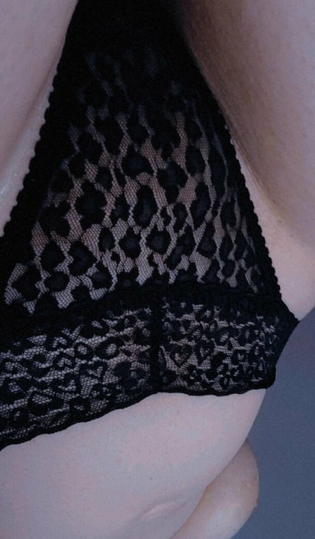 Nagie wyciekłe zdjęcie OnlyFans od Claracorvie