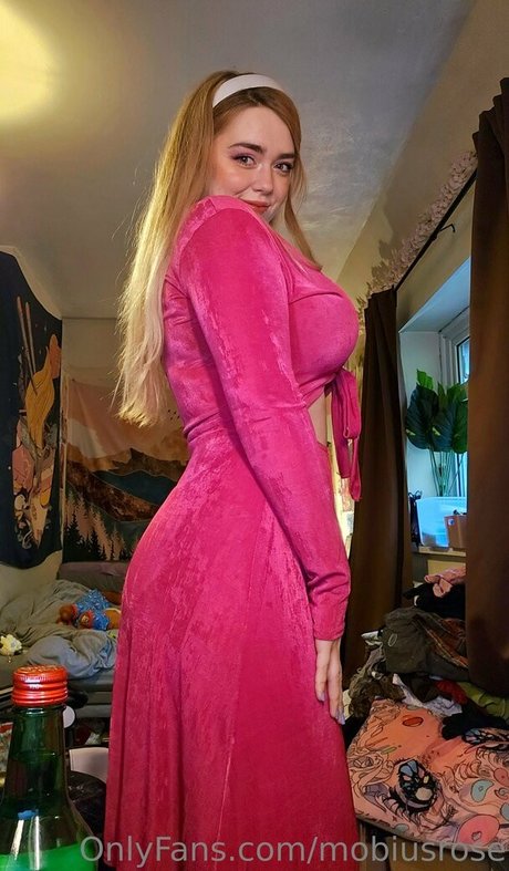 Nagie wyciekłe zdjęcie OnlyFans od Mobiusrose