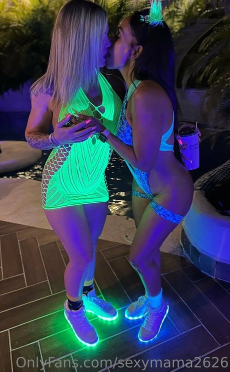 Nagie wyciekłe zdjęcie OnlyFans od Sexymama2626