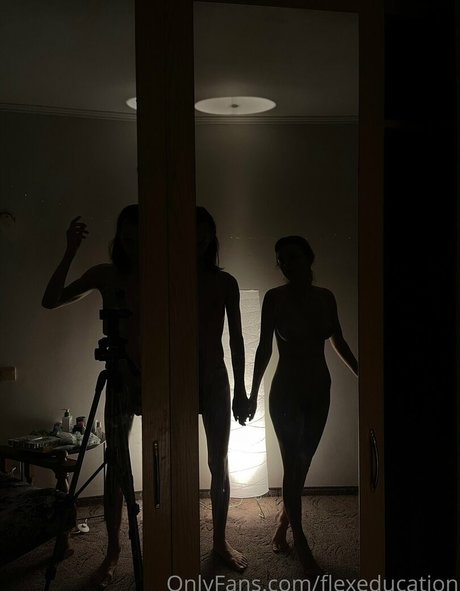 Nagie wyciekłe zdjęcie OnlyFans od Flexeducation