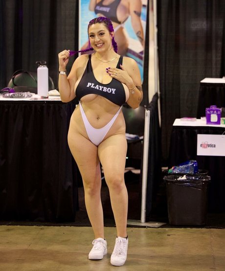 Reagan Foxx