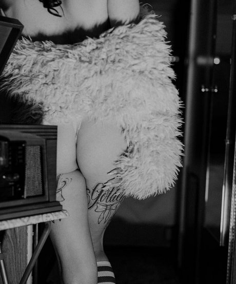 Nagie wyciekłe zdjęcie OnlyFans od Baeporeon