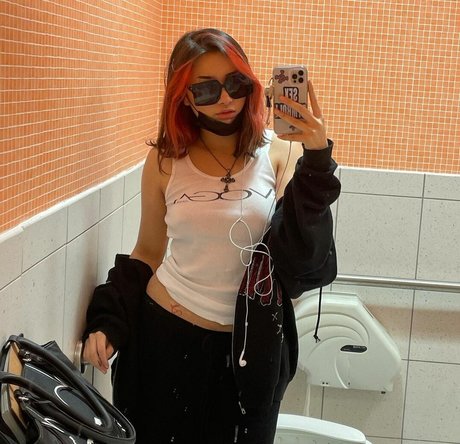 Nagie wyciekłe zdjęcie OnlyFans od Chxrrychick