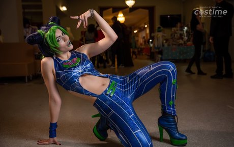 Anya Ichios