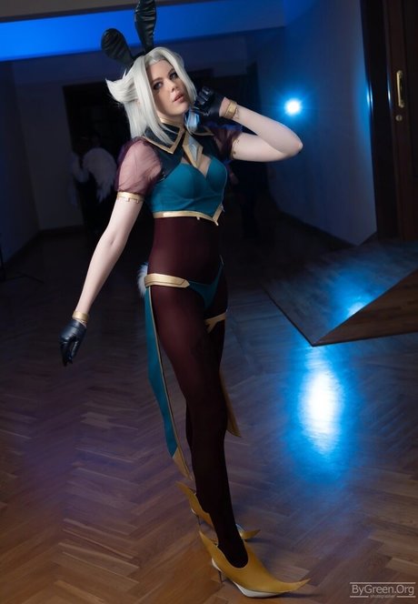 Anya Ichios