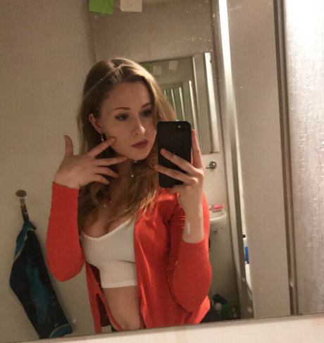 Nagie wyciekłe zdjęcie OnlyFans od Elina Twich