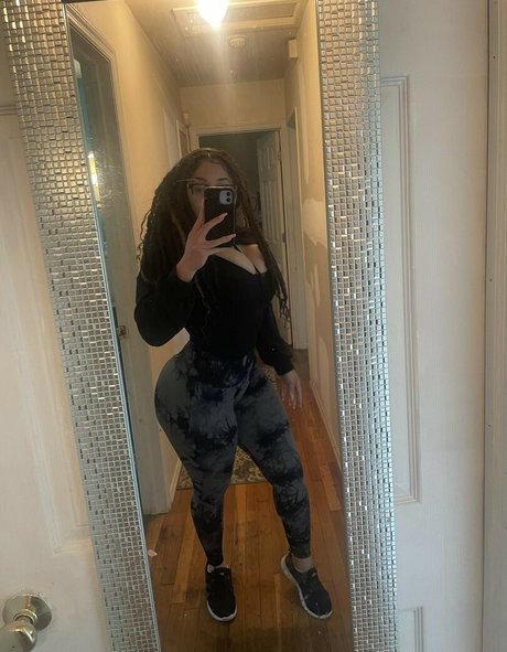 Nagie wyciekłe zdjęcie OnlyFans od Safiyaswrld