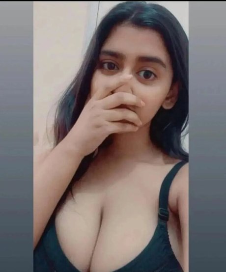 Nagie wyciekłe zdjęcie OnlyFans od Sanjana Saba